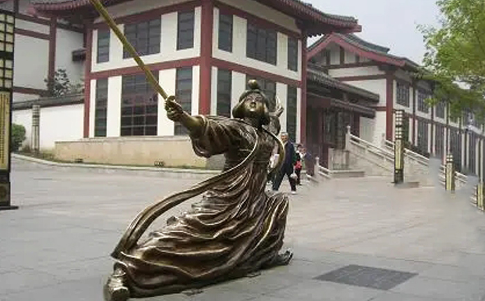 公孫大娘舞劍銅雕塑