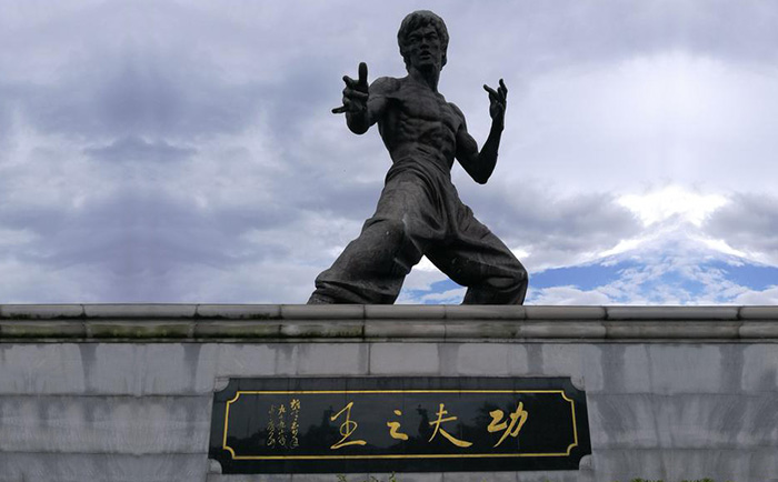 李小龍鑄銅雕塑