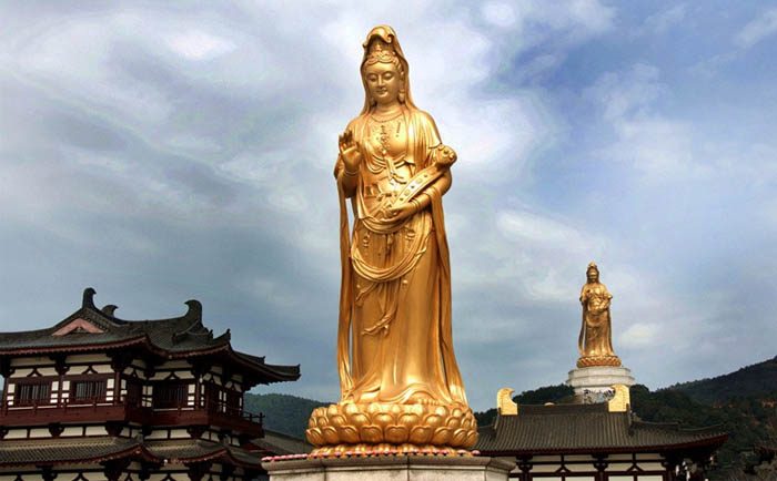 銅觀音雕像