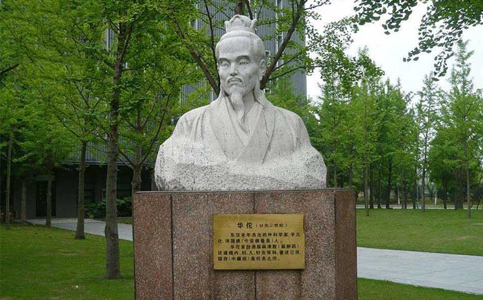 石雕華佗雕塑